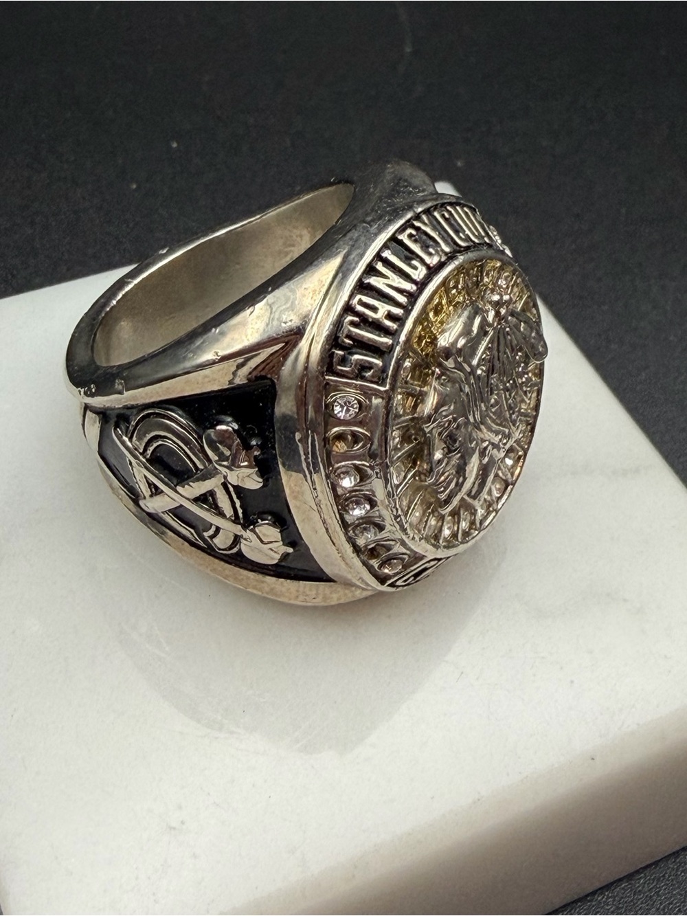 Stanley Cup Champions Chicago Blackhawks 2015 Ring #831 size 9.5